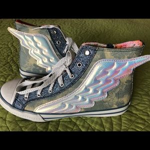 Sketchers canvas sneakers with Wings size 9 new